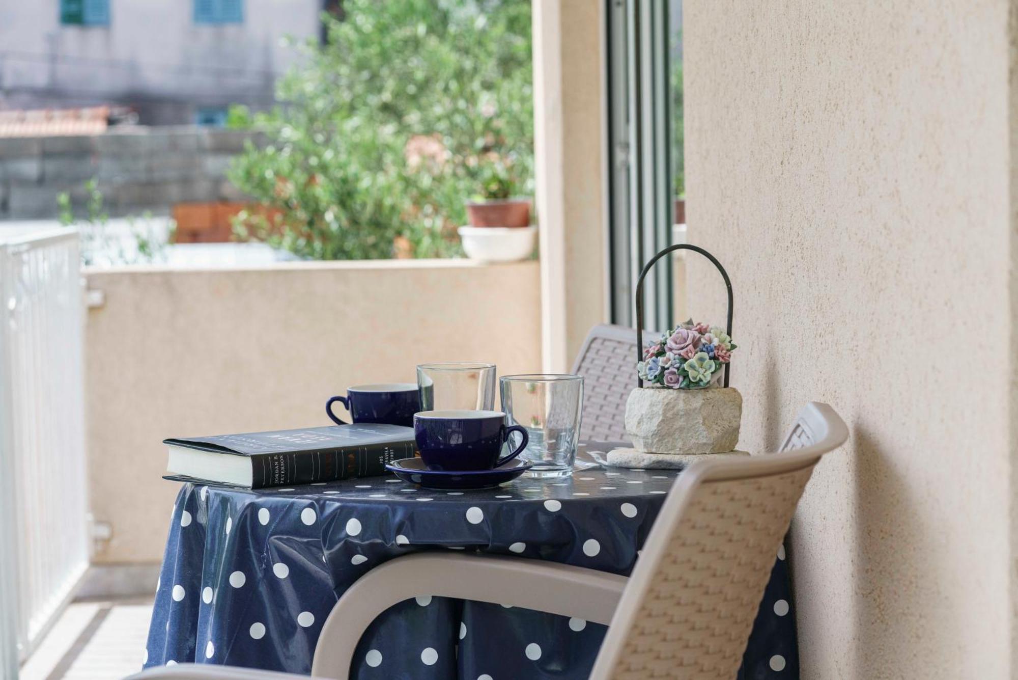 Apartments Vitis - City Centre - Free Parking Vodice Zewnętrze zdjęcie